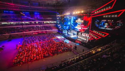 圣枪哥团队配合默契 电竞职业选手分享比赛表现与新赛季目标